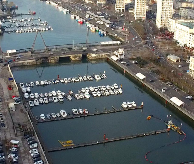 Maintenance harbour Boulogne-sur-Mer, France. Maintenance harbour Boulogne-sur-Mer, France.