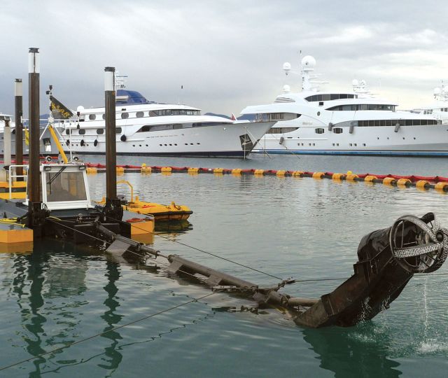 Cannes marina, <br> dredging/depth solution. Cannes marina, <br> dredging/depth solution.